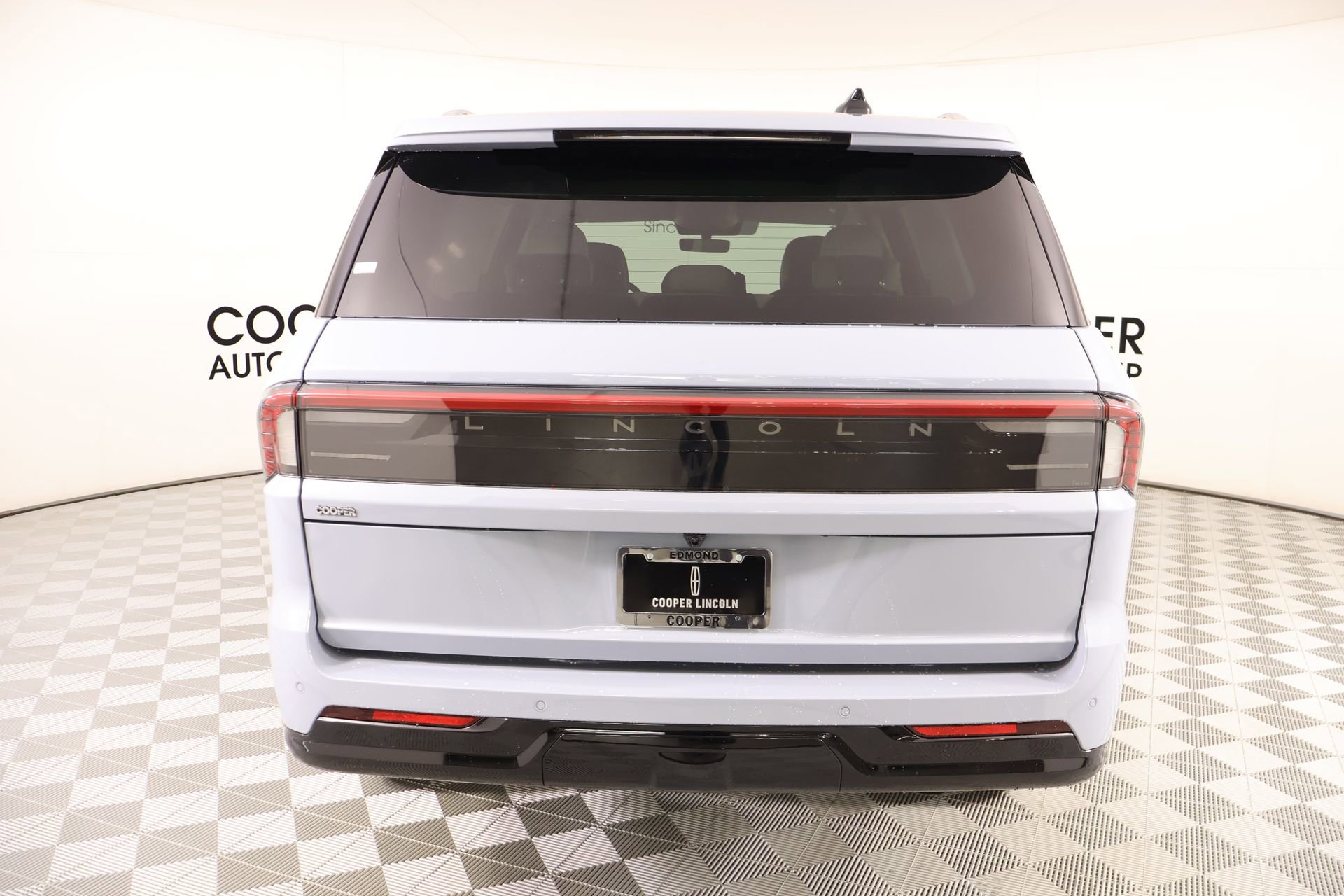 New 2026 Lincoln Navigator Premiere AWD/4WD image 23