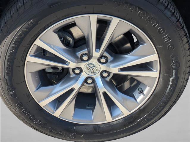 Used 2015 Toyota Highlander XLE FWD image 25