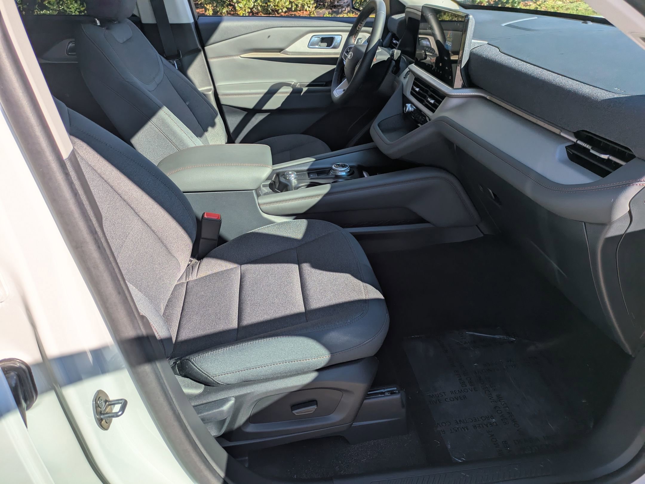Certified 2025 Ford Explorer Active image 38