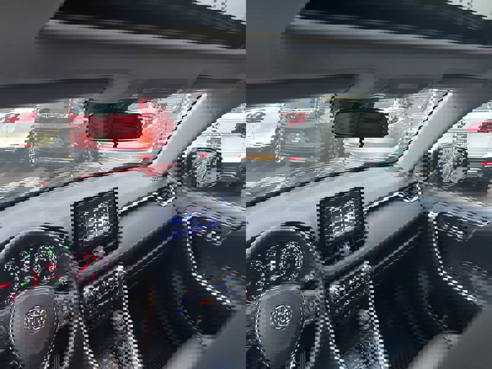 Used 2021 Toyota RAV4 XLE w/ Convenience Package image 31