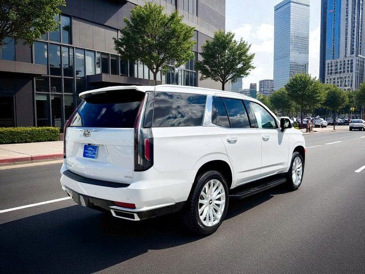 Used 2021 Cadillac Escalade Luxury image 3