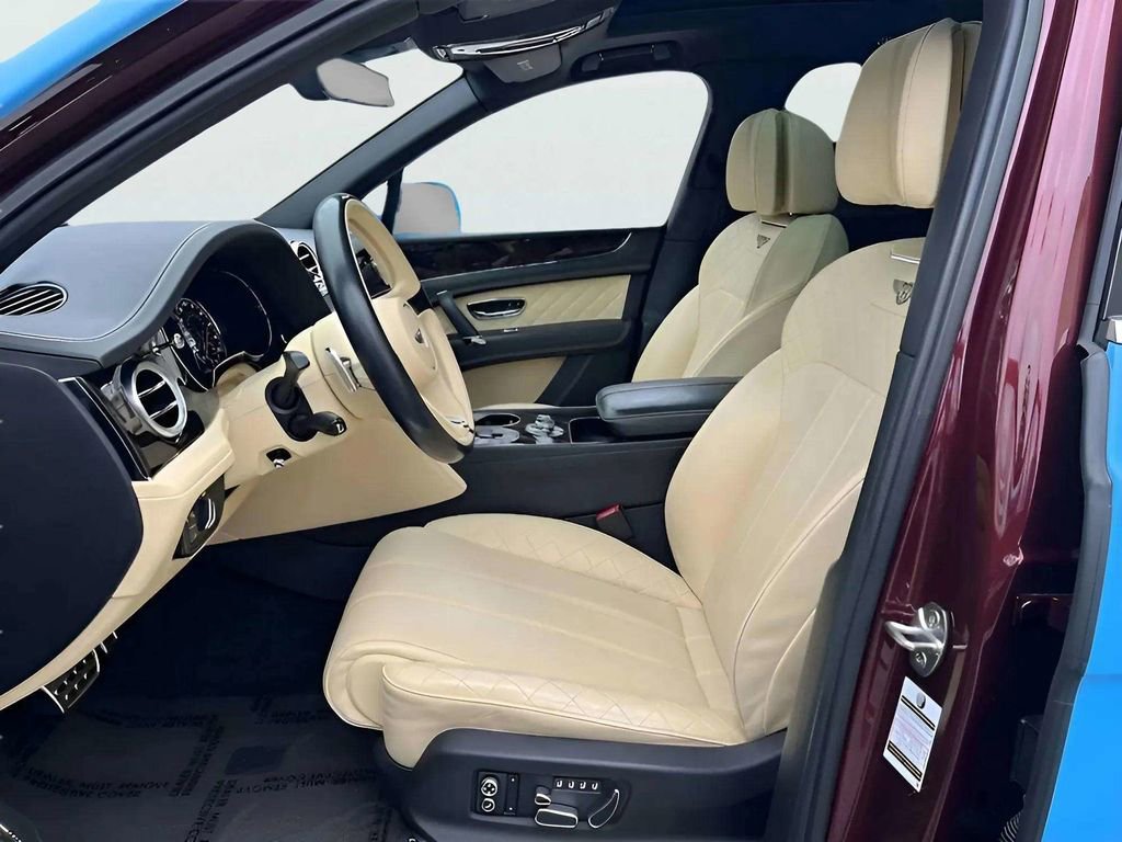 Used 2017 Bentley Bentayga image 26