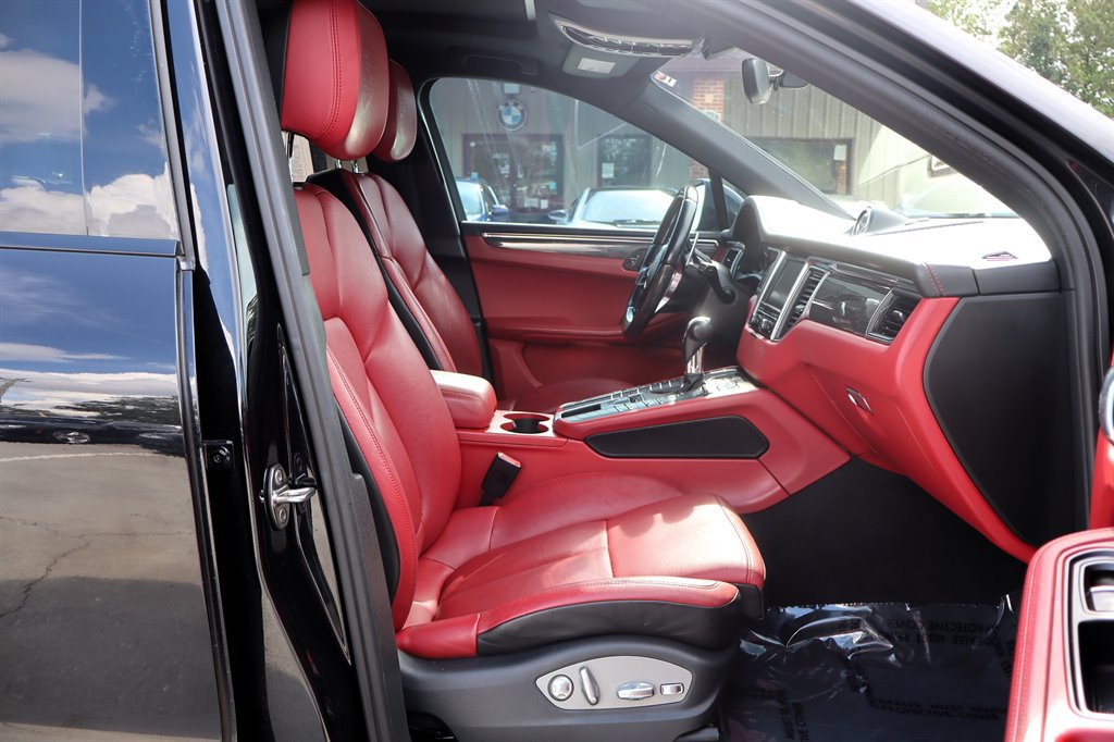 Used 2015 Porsche Macan S AWD/4WD image 22
