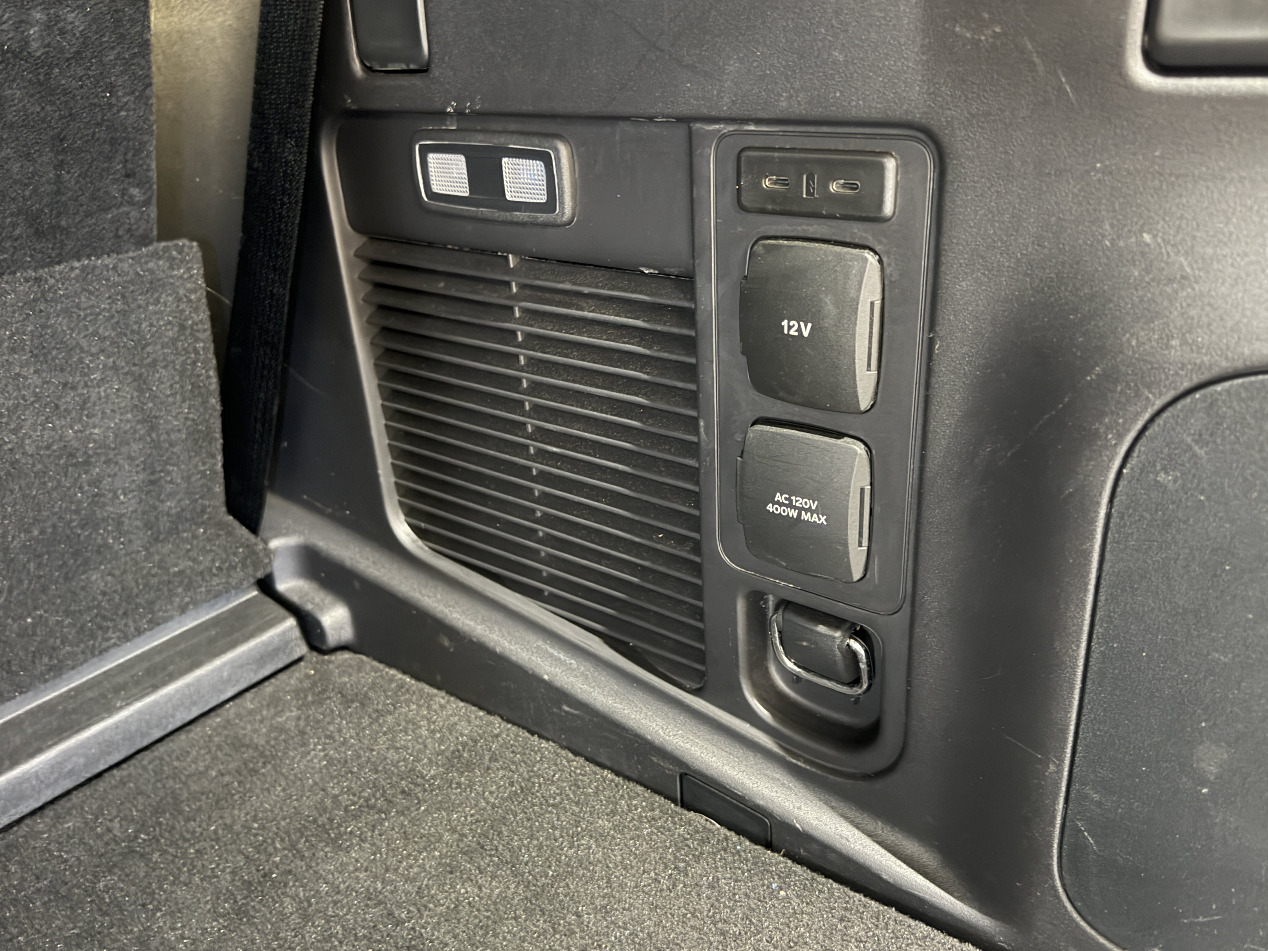 Used 2025 Ford Expedition Active AWD/4WD image 23