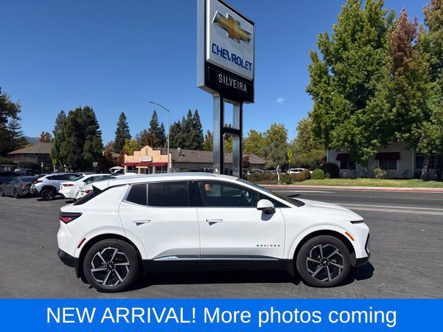Used 2024 Chevrolet Equinox EV LT w/ LPO, Active Package FWD image 1
