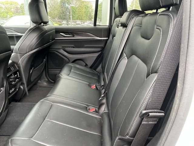 Used 2023 Jeep Grand Cherokee Limited AWD/4WD image 12