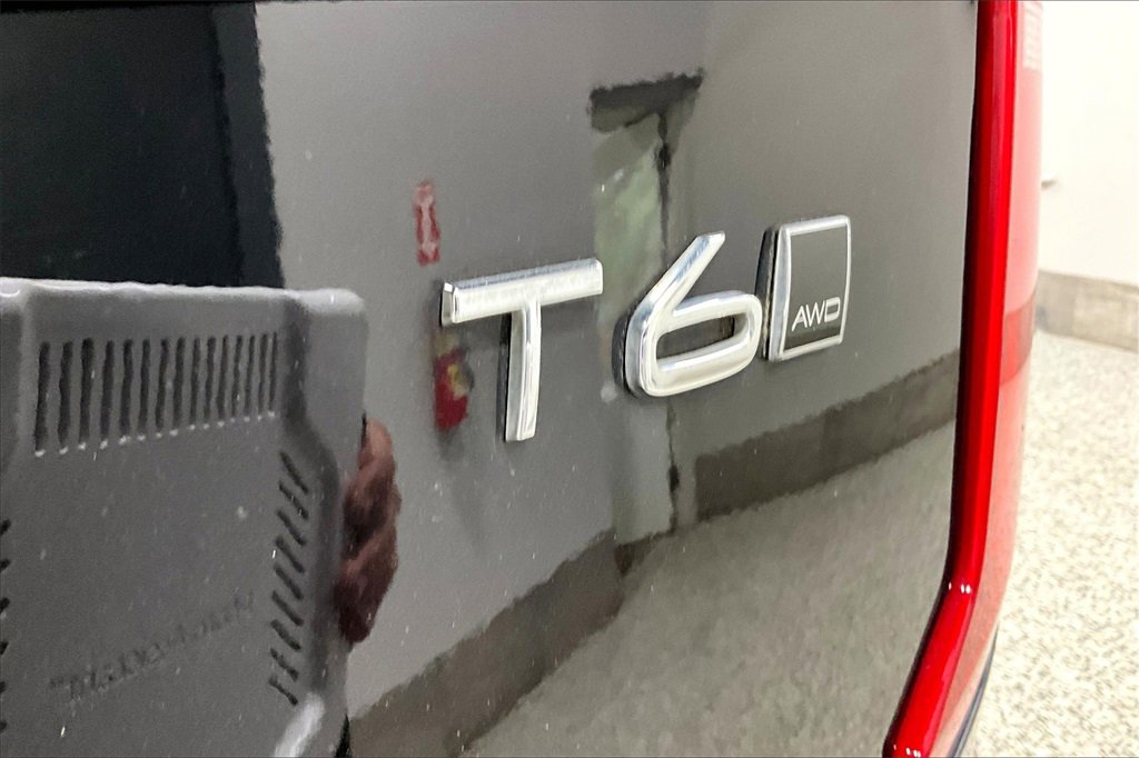 Used 2020 Volvo XC90 T6 Momentum image 24