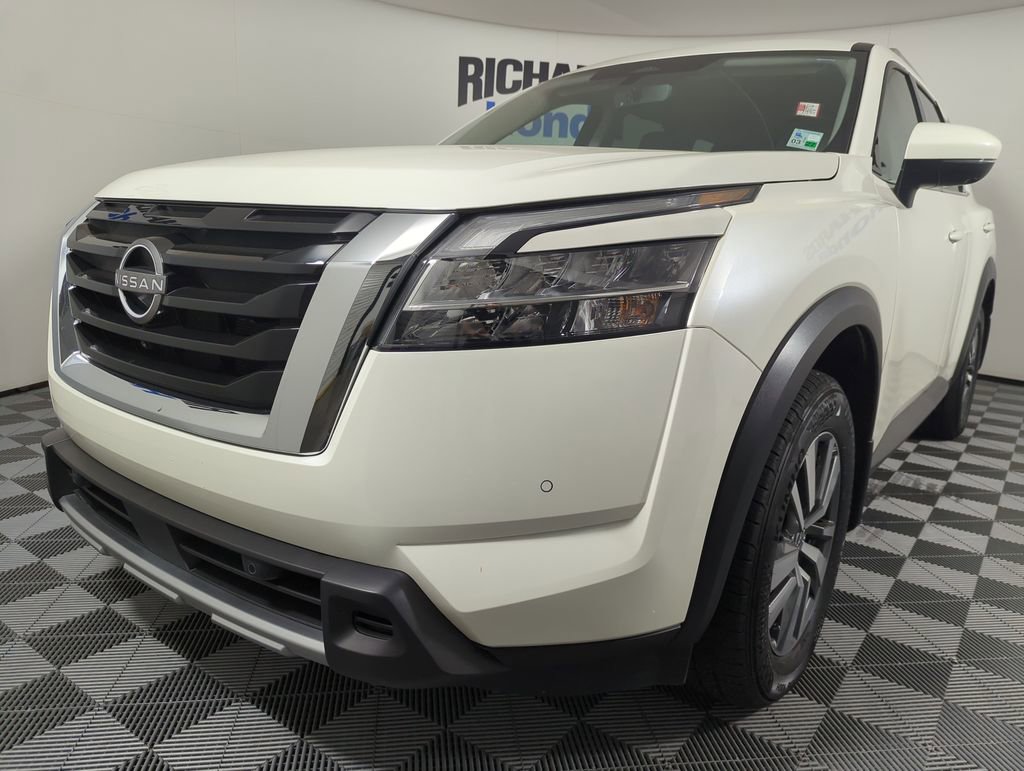 Used 2024 Nissan Pathfinder SL w/ Cargo Package image 1