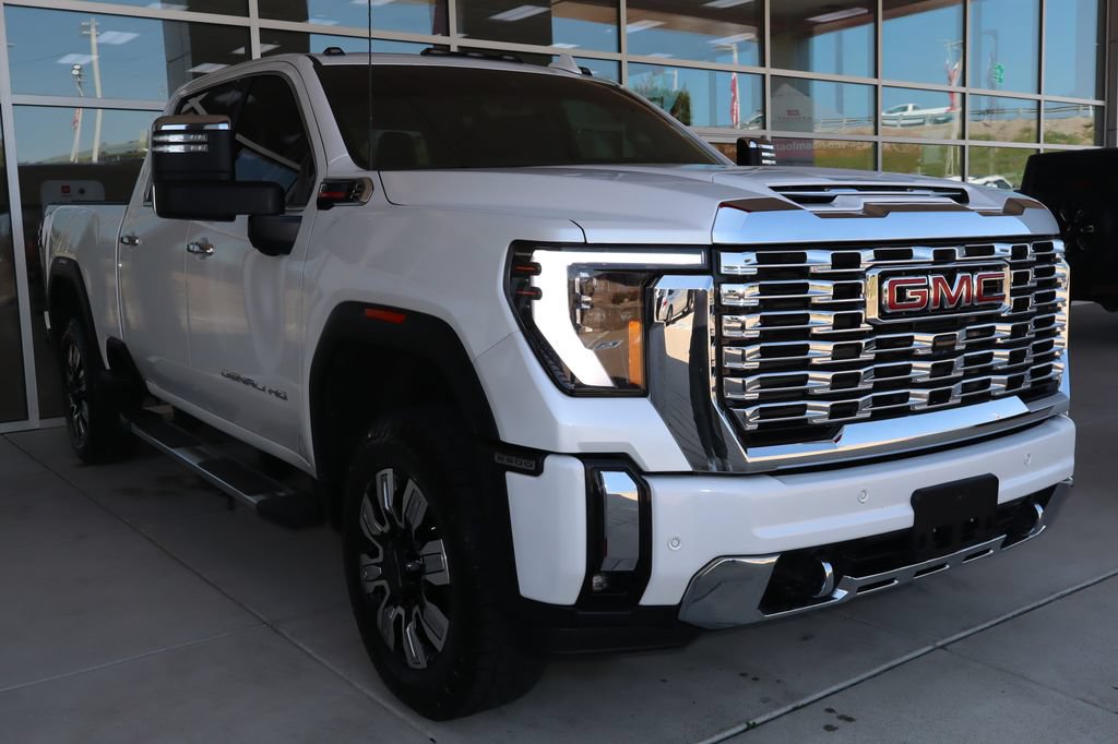 Used 2024 GMC Sierra 2500 Denali w/ Denali Reserve Package AWD/4WD image 1