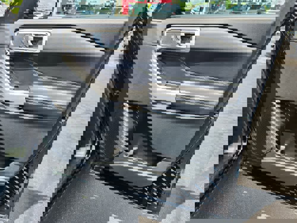 Used 2022 Ford Explorer XLT image 30