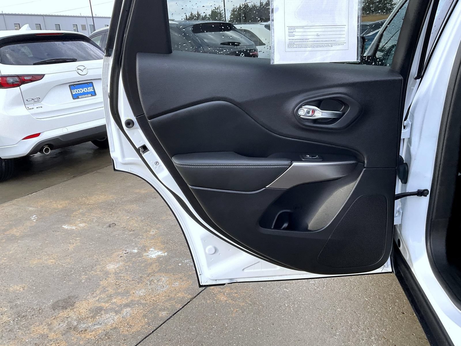 Used 2020 Jeep Cherokee Limited AWD/4WD image 18