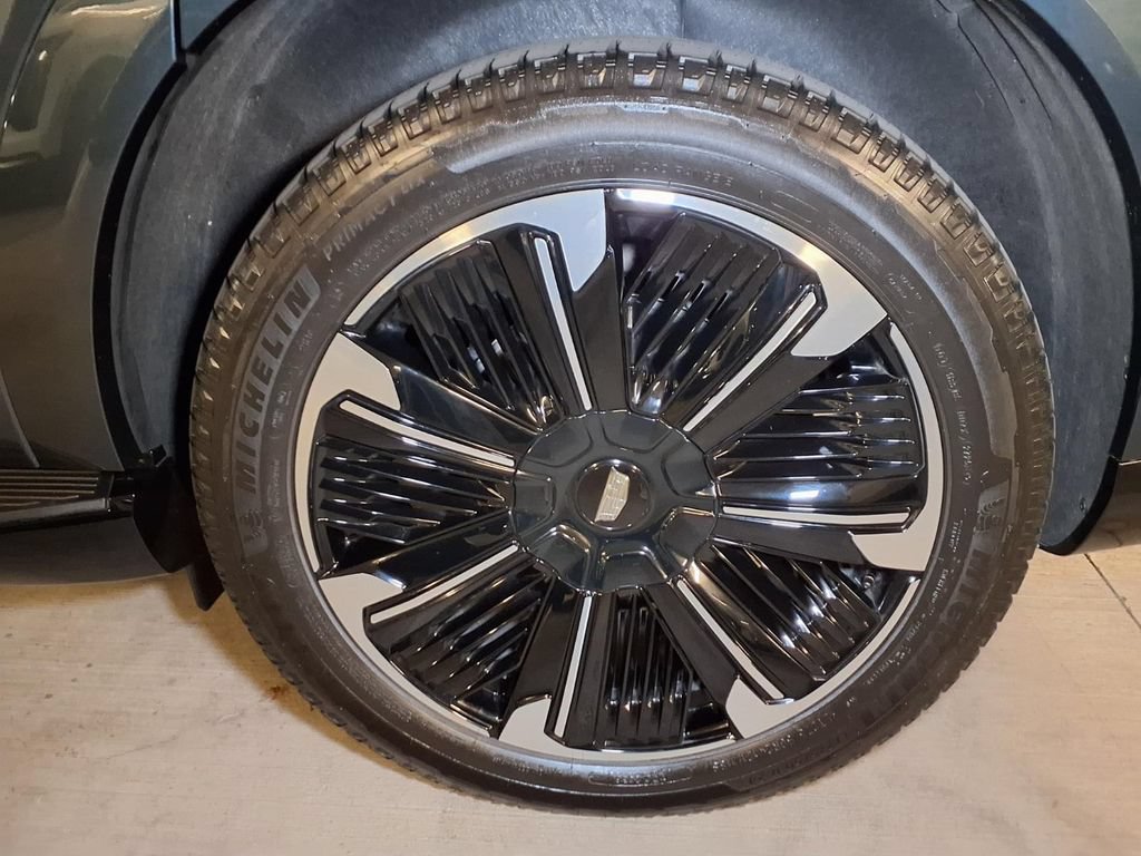 Certified 2026 Cadillac Escalade IQ Sport 2 AWD/4WD image 18