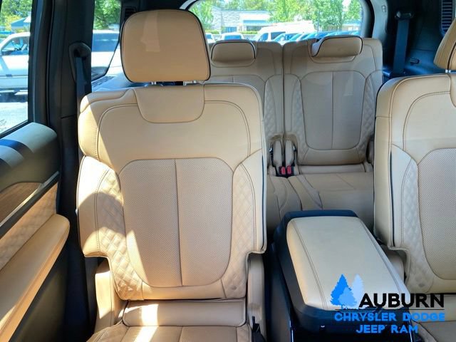 Used 2025 Jeep Grand Cherokee L Summit w/ Obsidian Package AWD/4WD image 23