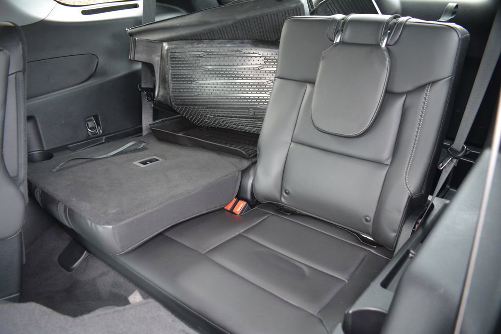 Used 2022 Ford Explorer XLT w/ Equipment Group 202A image 24