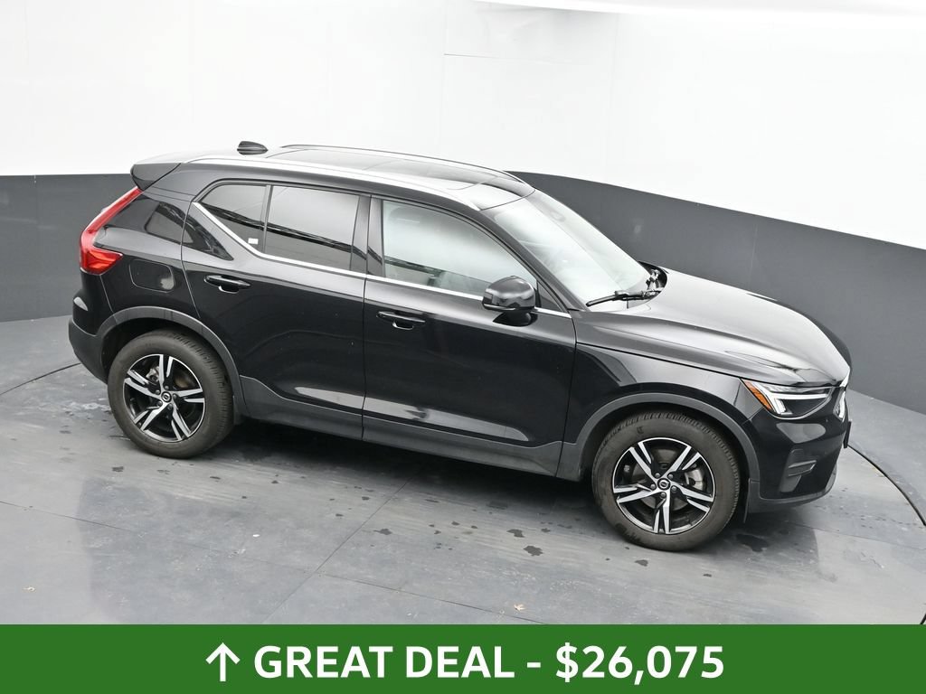 Used 2025 Volvo XC40 B5 Core AWD/4WD image 17