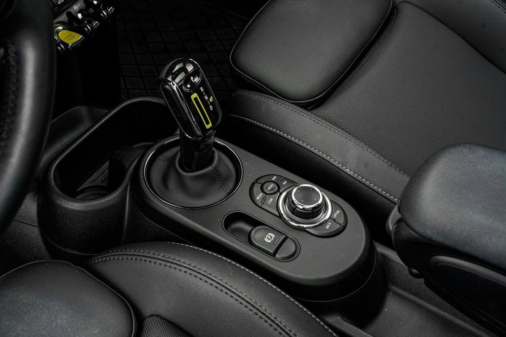 Certified 2024 MINI Cooper SE image 16