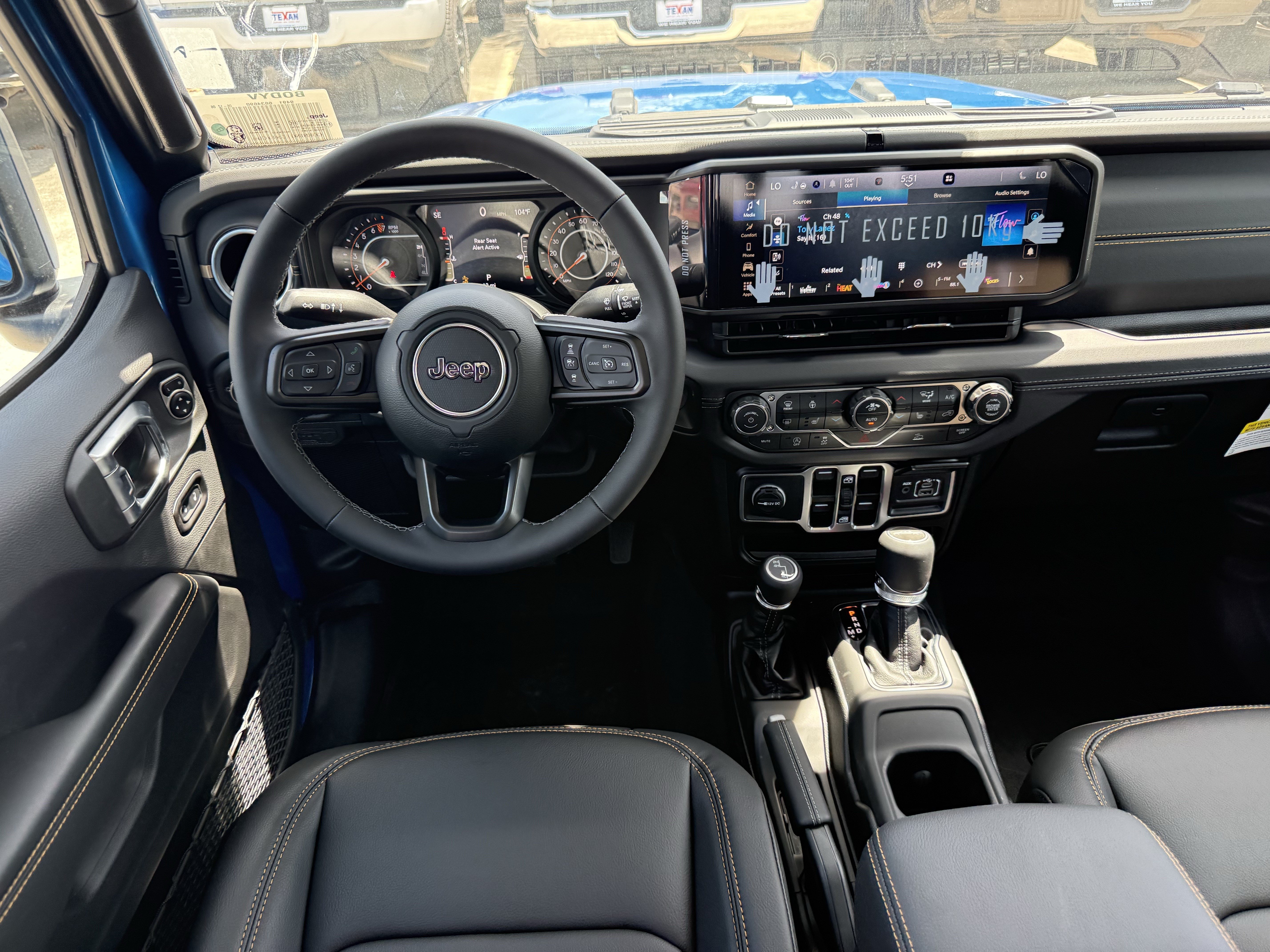 New 2026 Jeep Gladiator Sport AWD/4WD image 11