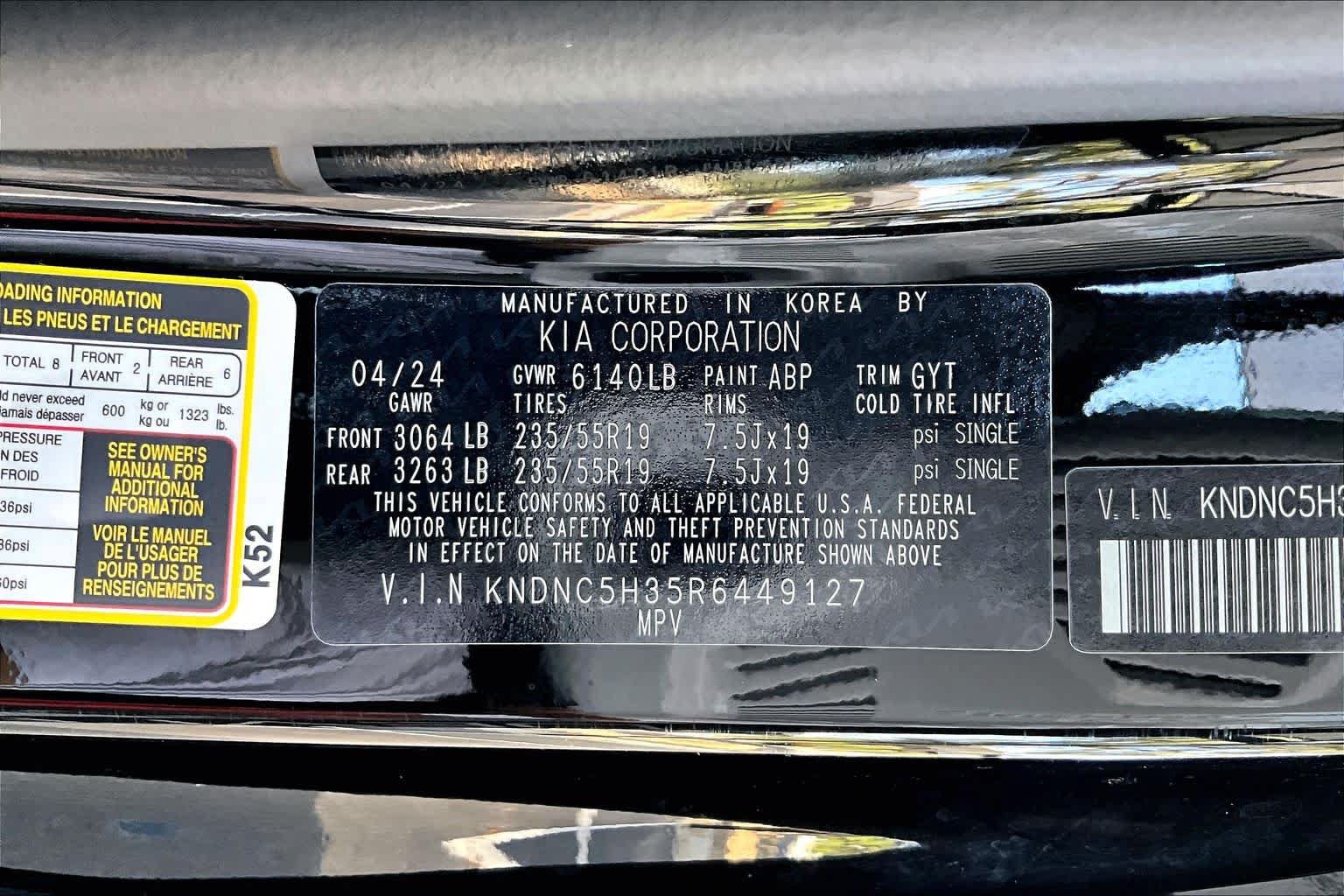 Used 2024 Kia Carnival EX FWD image 34