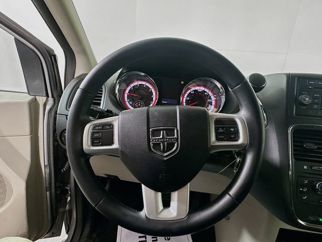 Used 2016 Dodge Grand Caravan SE w/ Quick Order Package 29E SE image 12