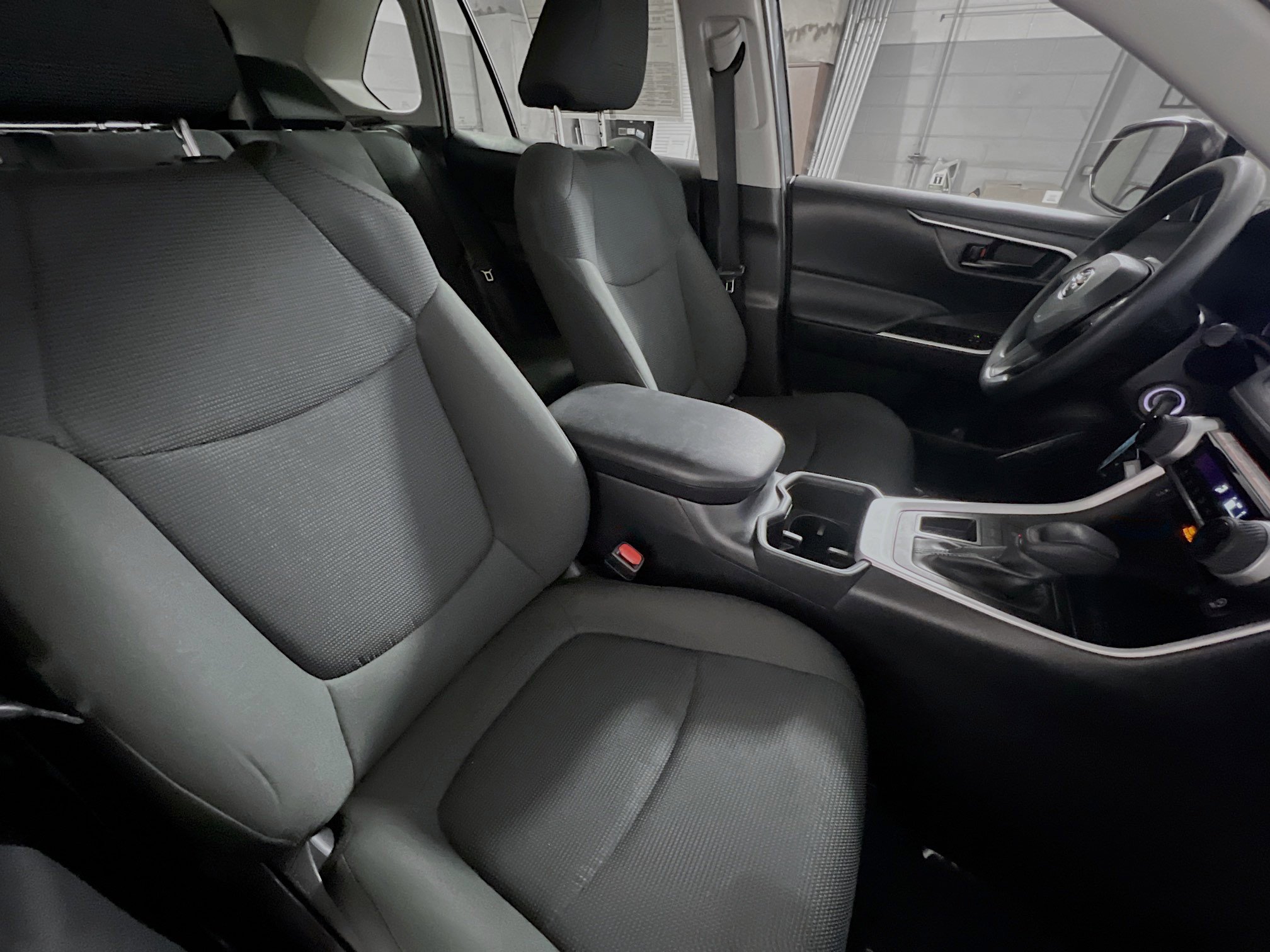 Used 2025 Toyota RAV4 LE image 30