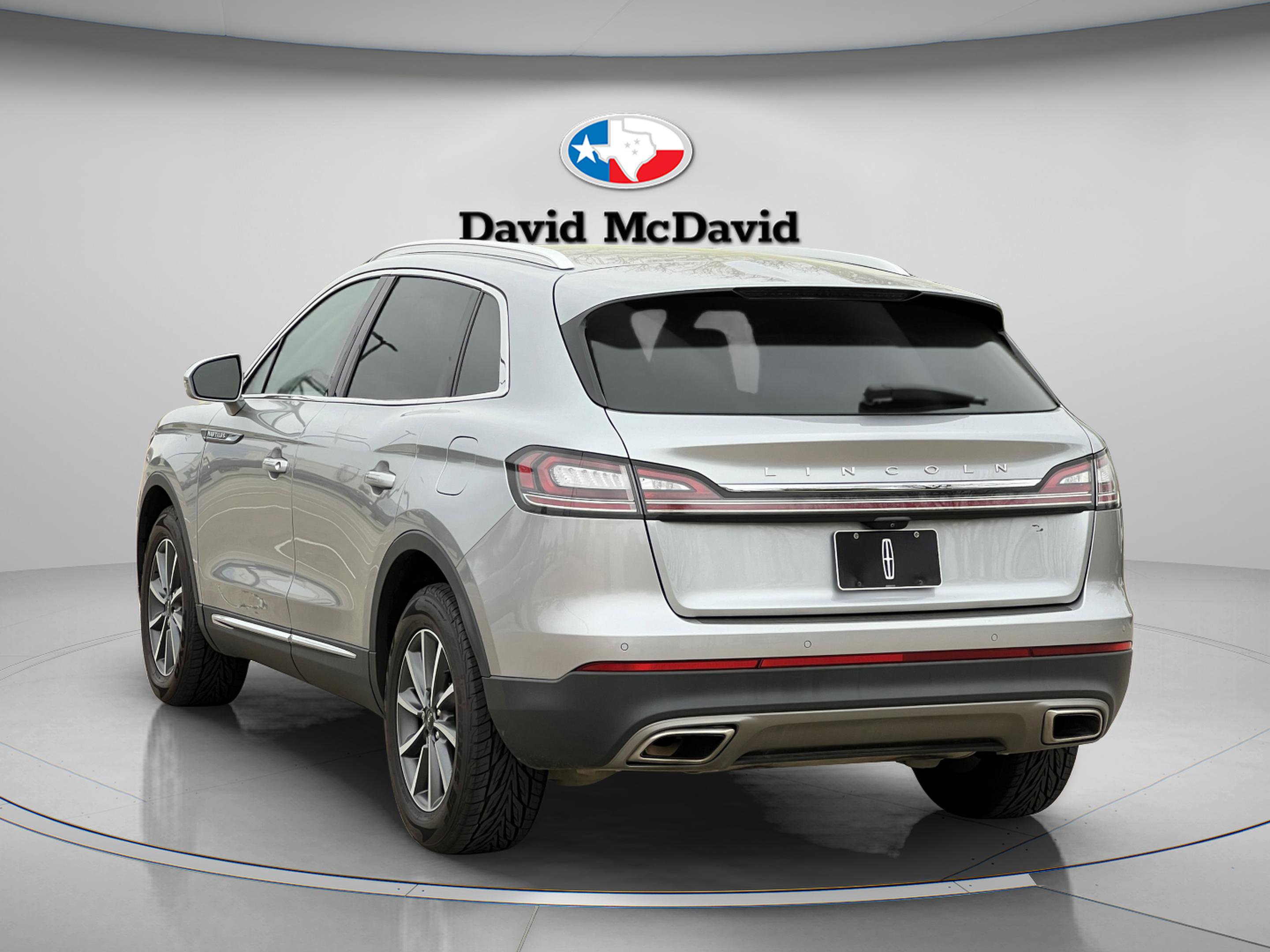 Used 2022 Lincoln Nautilus AWD image 5