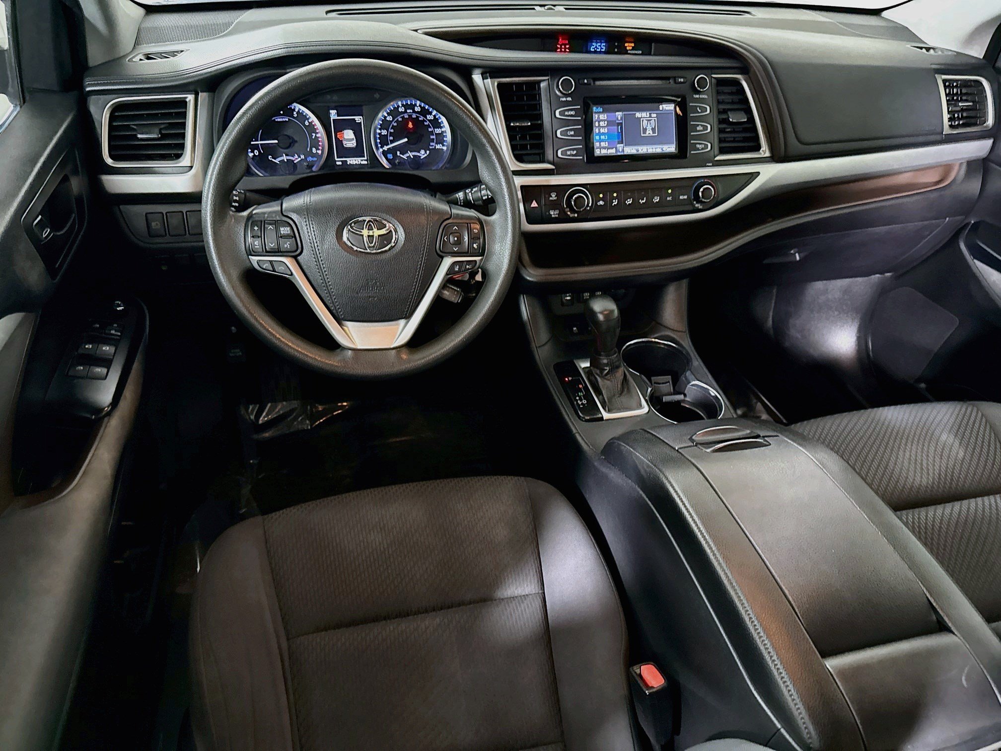 Used 2019 Toyota Highlander LE FWD image 17