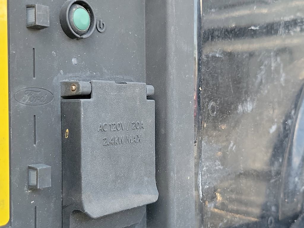 Used 2023 Ford F150 Lightning XLT AWD/4WD image 26