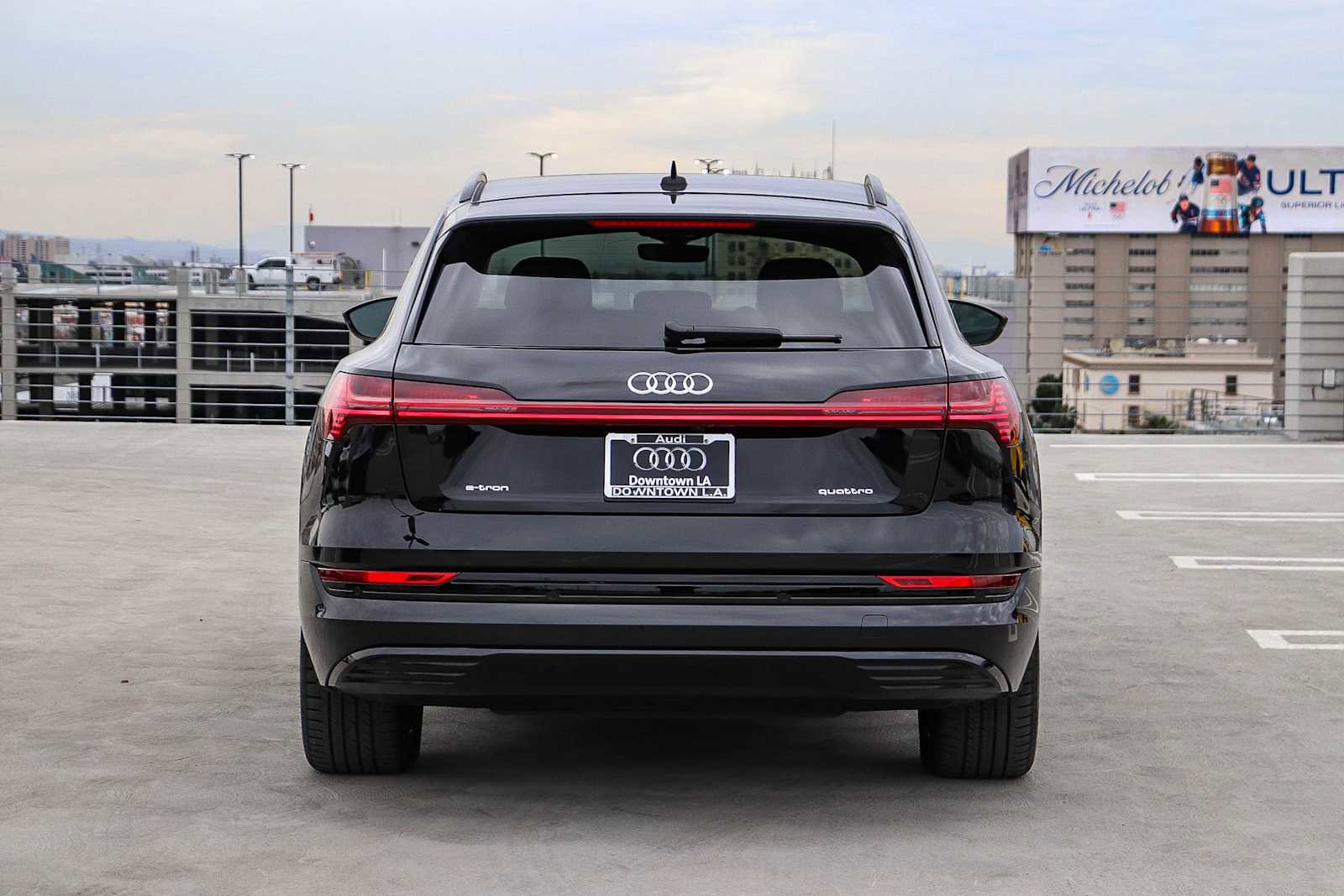 Used 2023 Audi e-tron Premium w/ Convenience Plus Package image 5