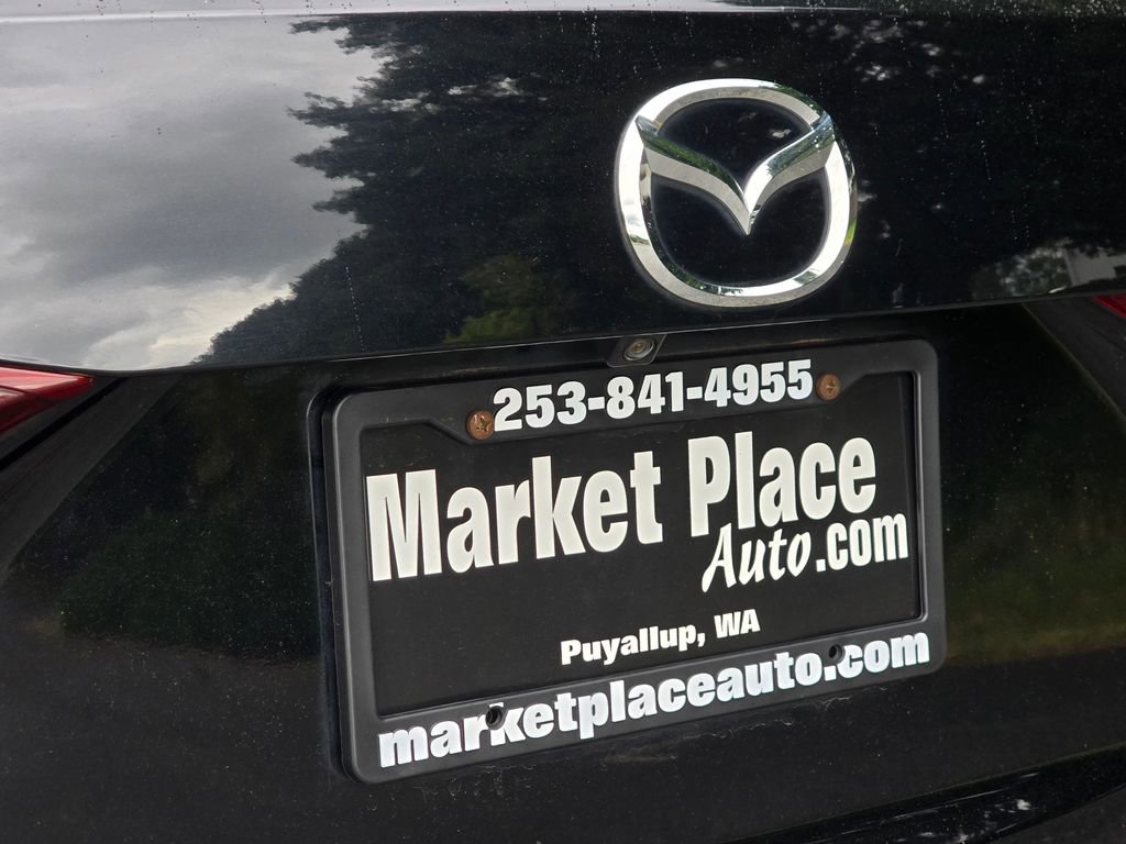 Used 2018 MAZDA MAZDA3 Sport w/ Preferred Equipment Package FWD image 10