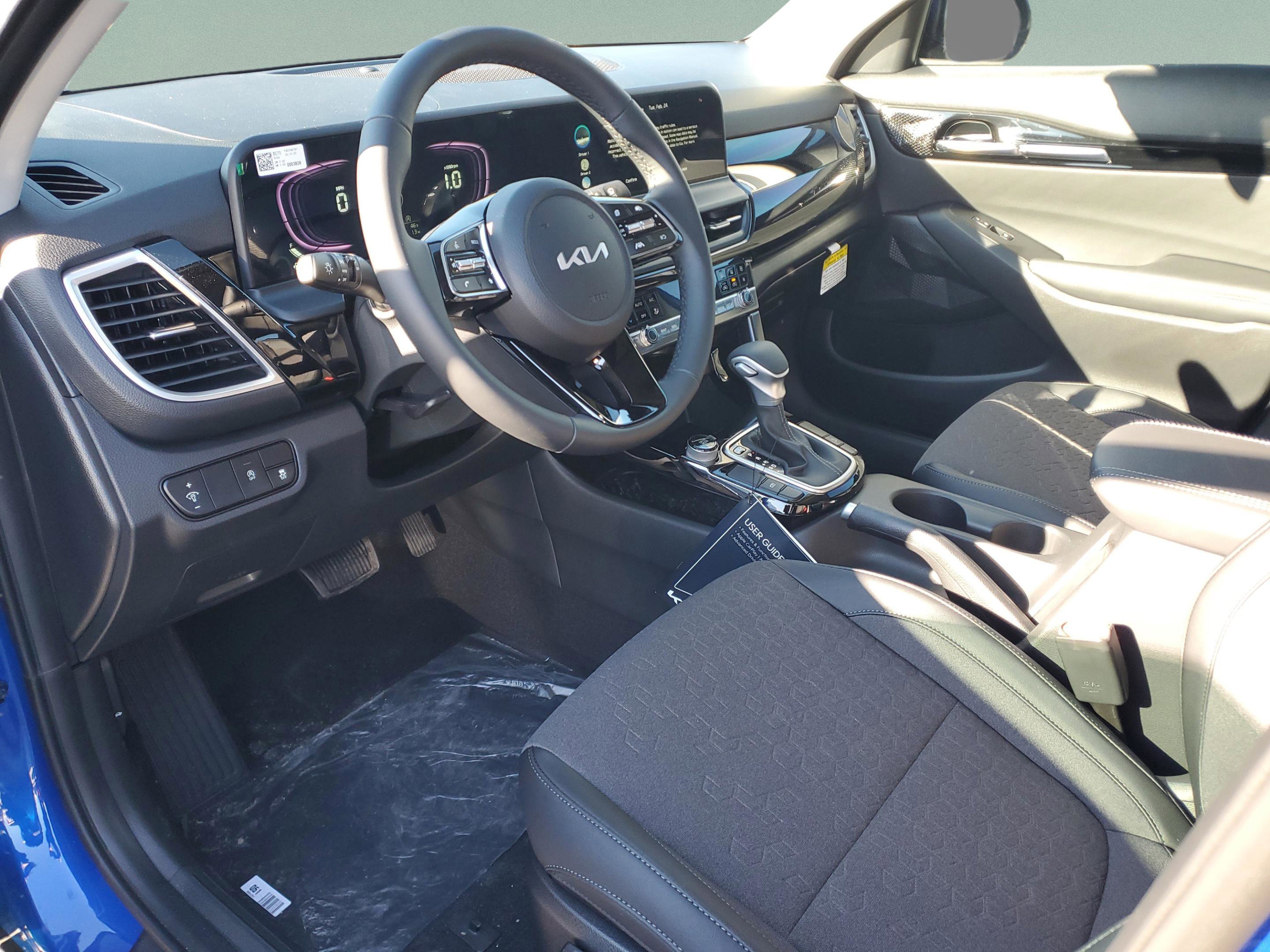 New 2026 Kia Seltos S FWD image 16