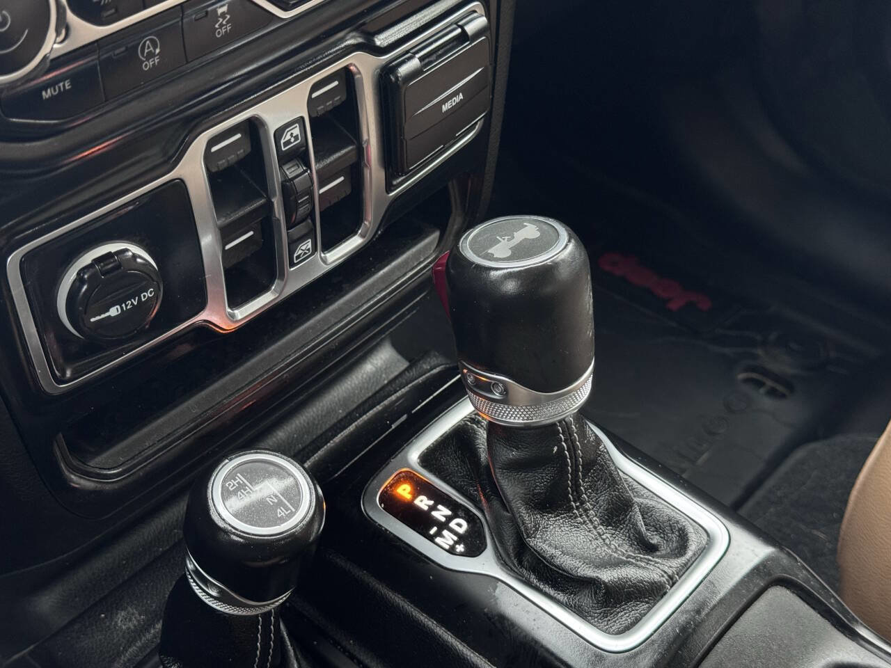 Used 2021 Jeep Wrangler Unlimited Sahara w/ Uconnect 4C Nav & Sound Group image 15