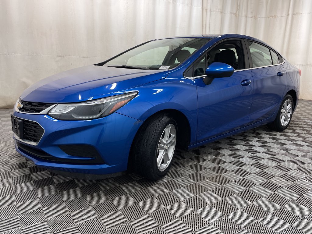 Used 2018 Chevrolet Cruze LT w/ Convenience Package FWD image 11