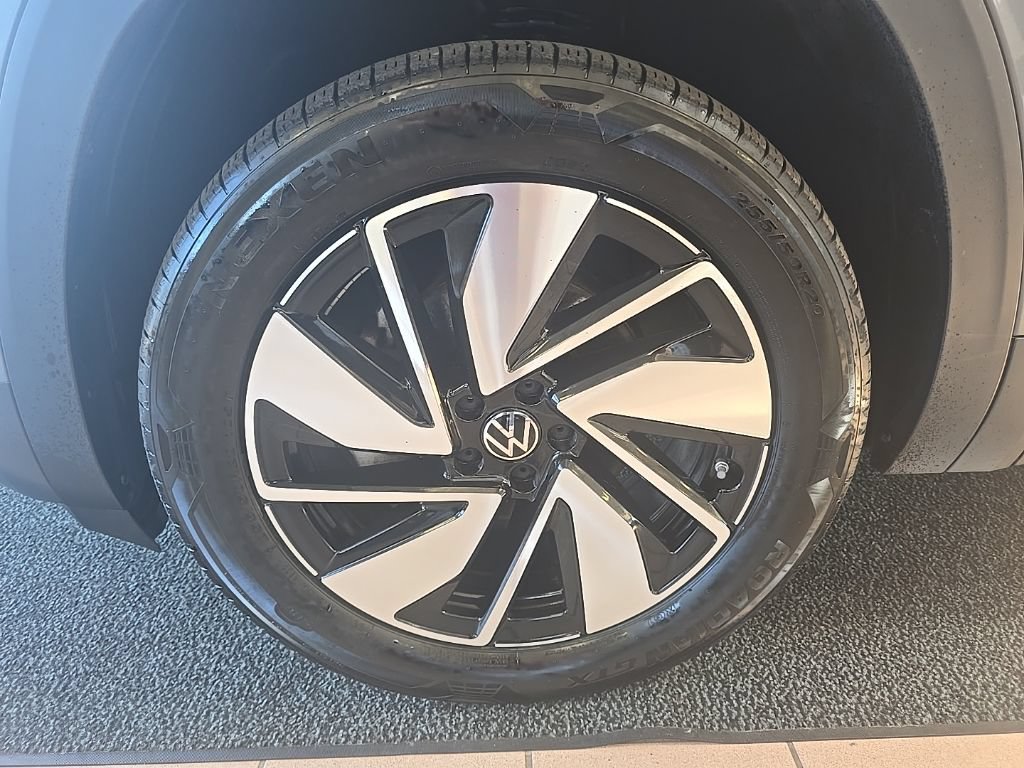 Used 2024 Volkswagen Atlas SE AWD/4WD image 44