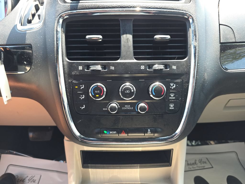 Used 2019 Dodge Grand Caravan SXT FWD image 24