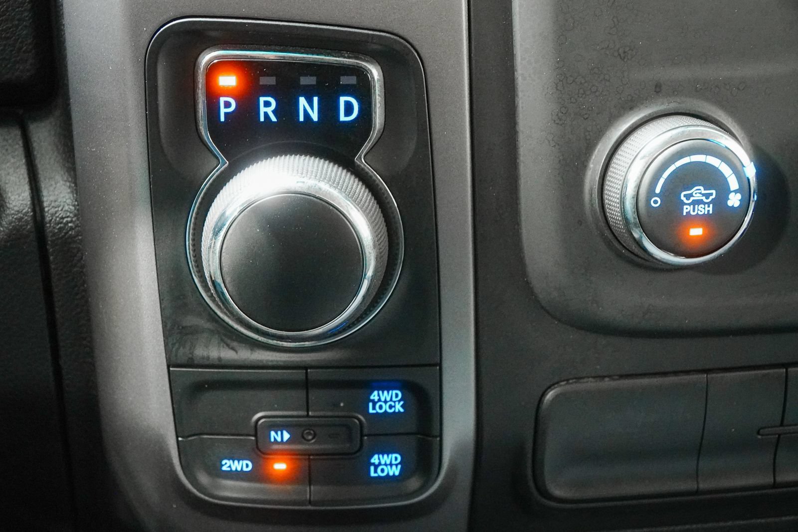Used 2022 RAM 1500 Classic SLT AWD/4WD image 30
