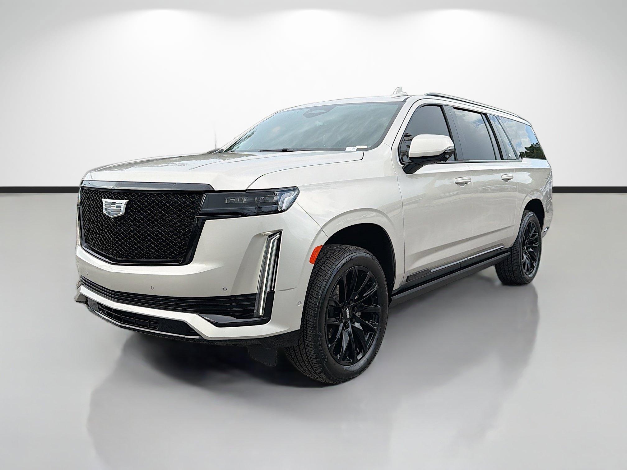Used 2023 Cadillac Escalade ESV Sport Platinum w/ LPO, ONYX Package AWD/4WD image 7