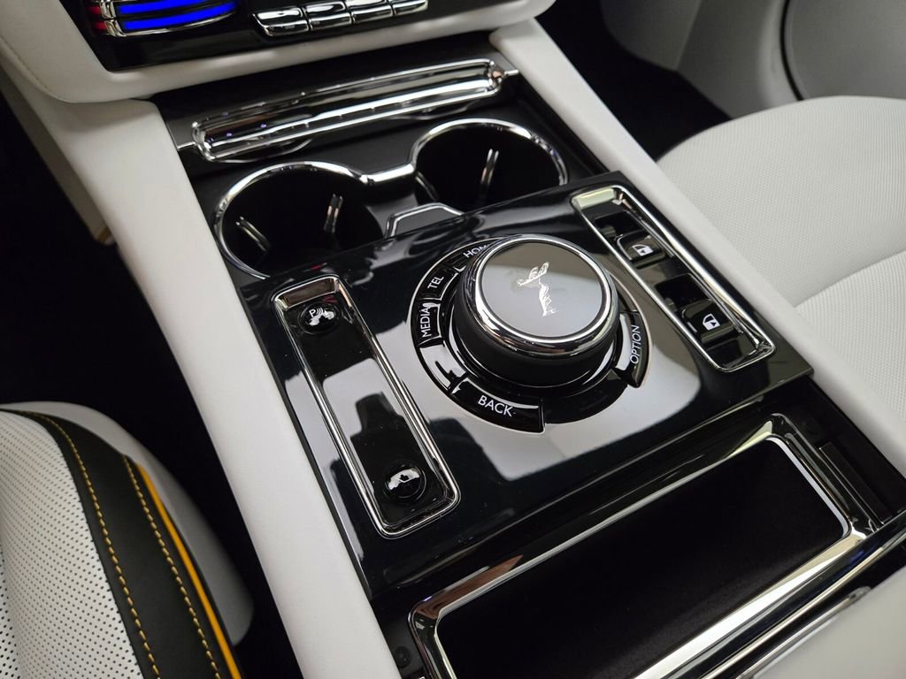 New 2025 Rolls-Royce Spectre Black Badge w/ Leather Finishing Pack AWD/4WD image 35