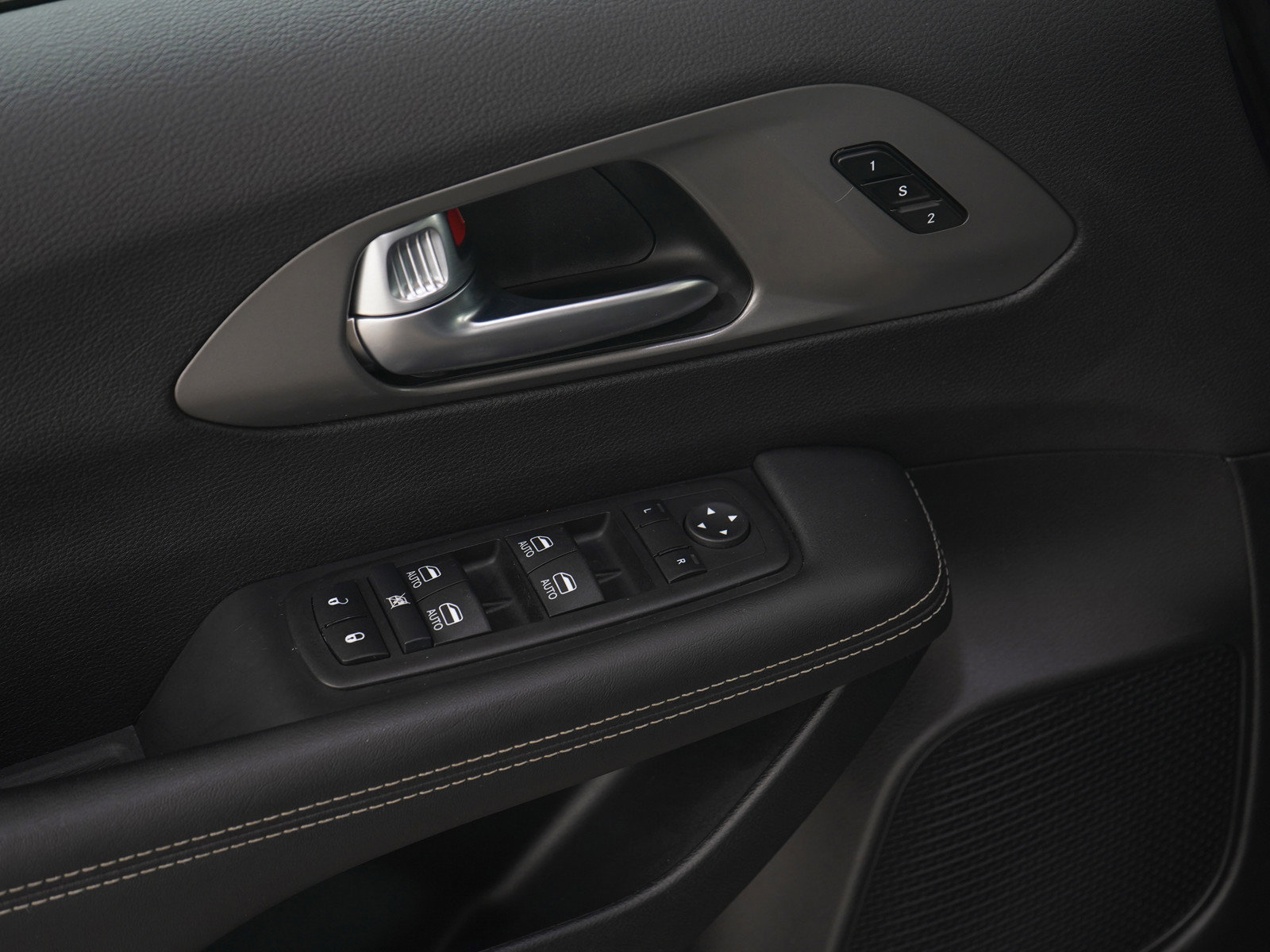 Used 2025 Chrysler Pacifica Select FWD image 22