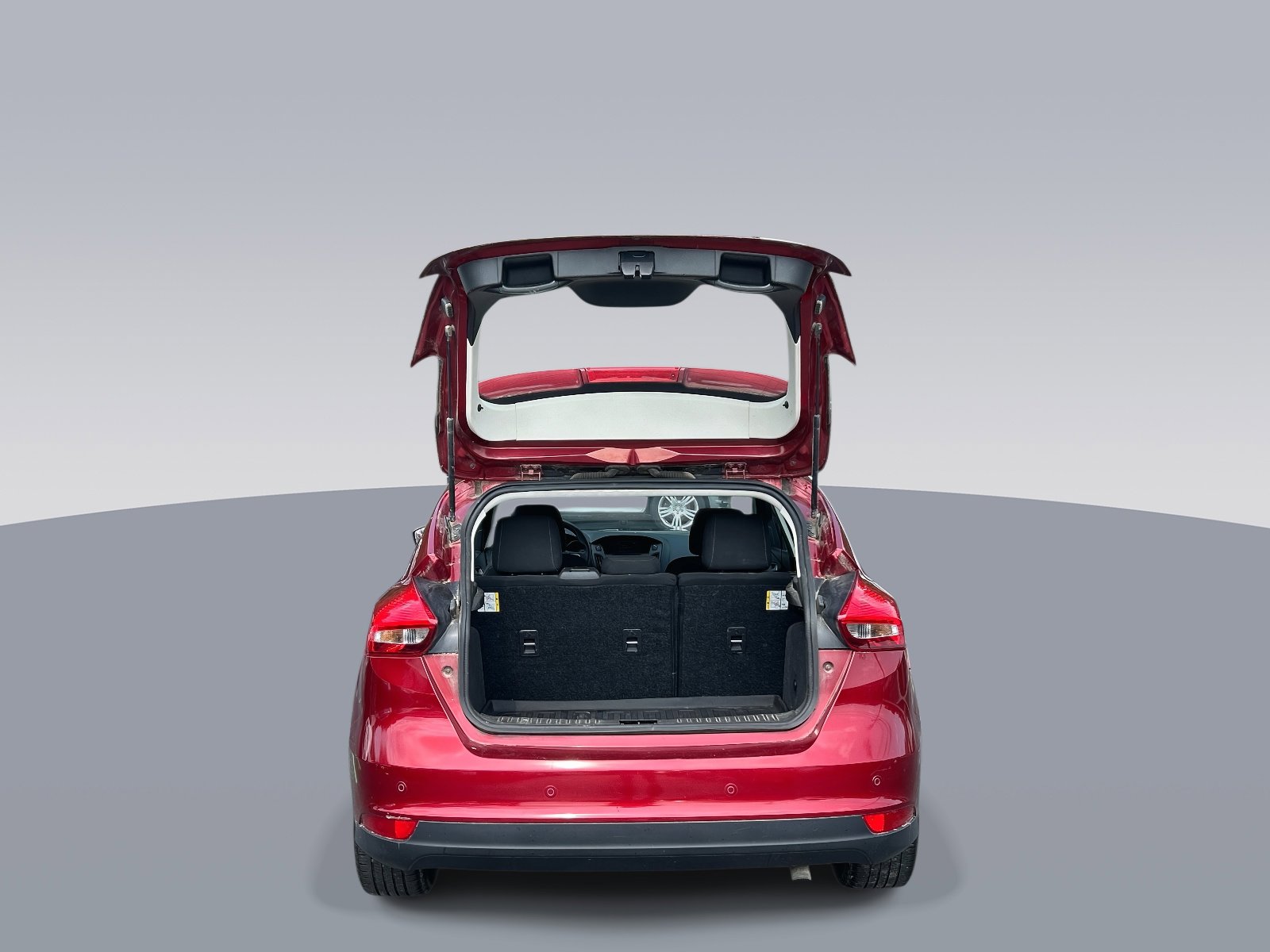 Used 2016 Ford Focus SE w/ SE Power Seat Package image 5