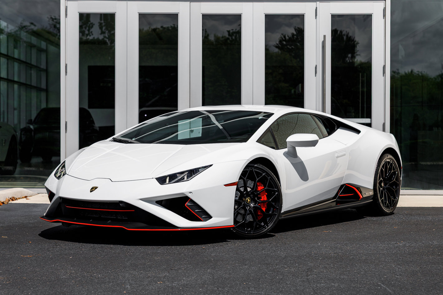 Used 2022 Lamborghini Huracan EVO RWD image 1