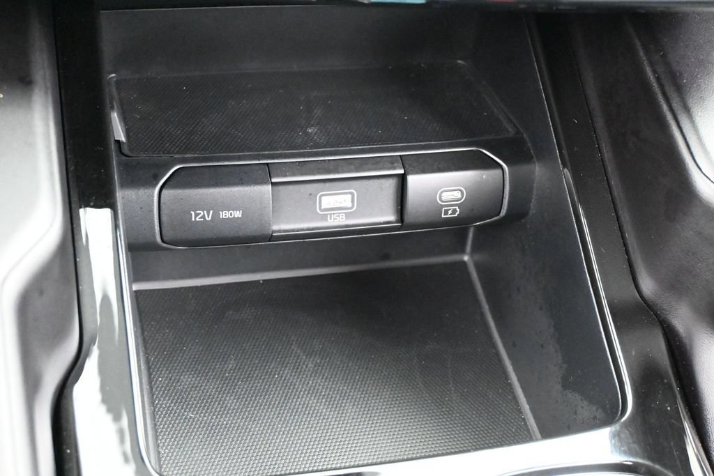 Used 2025 Kia Telluride LX FWD image 22