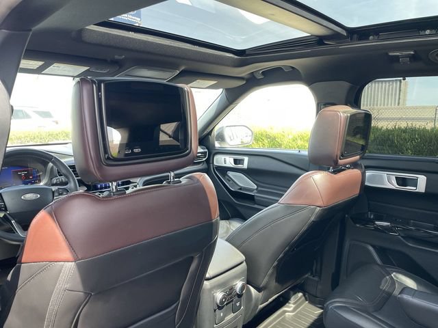 Used 2022 Ford Explorer Platinum w/ Equipment Group 601A AWD/4WD image 26