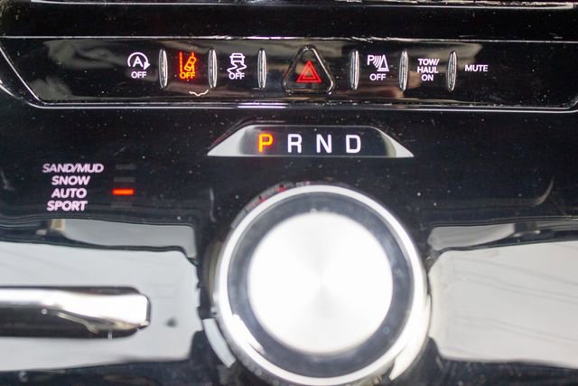 Used 2024 Jeep Wagoneer L Series II w/ Flexible Seating Group image 33