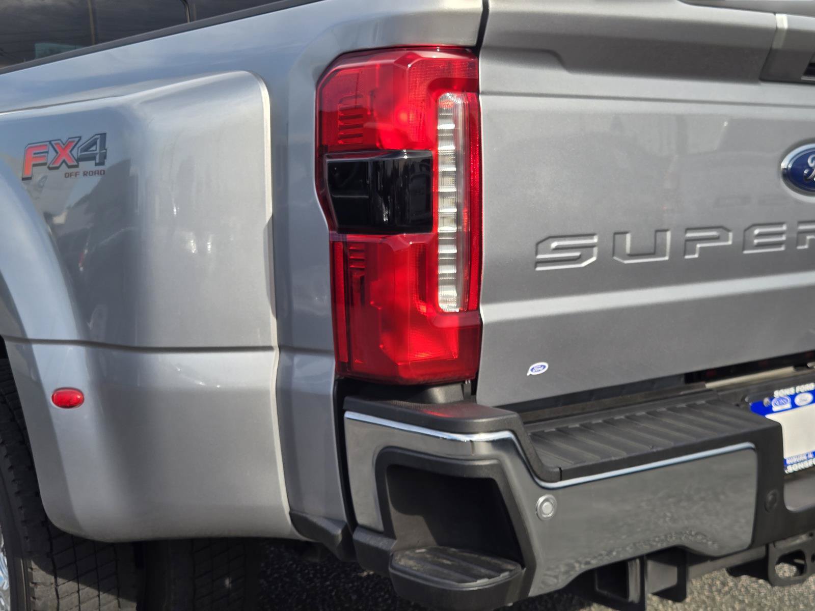 Used 2023 Ford F450 Lariat w/ Lariat Ultimate Package AWD/4WD image 10
