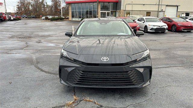 Used 2025 Toyota Camry LE image 9
