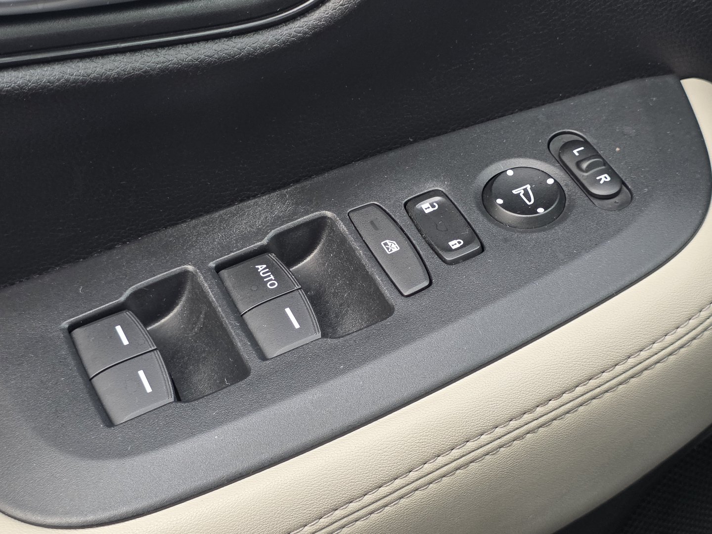 Certified 2024 Honda HR-V LX image 26