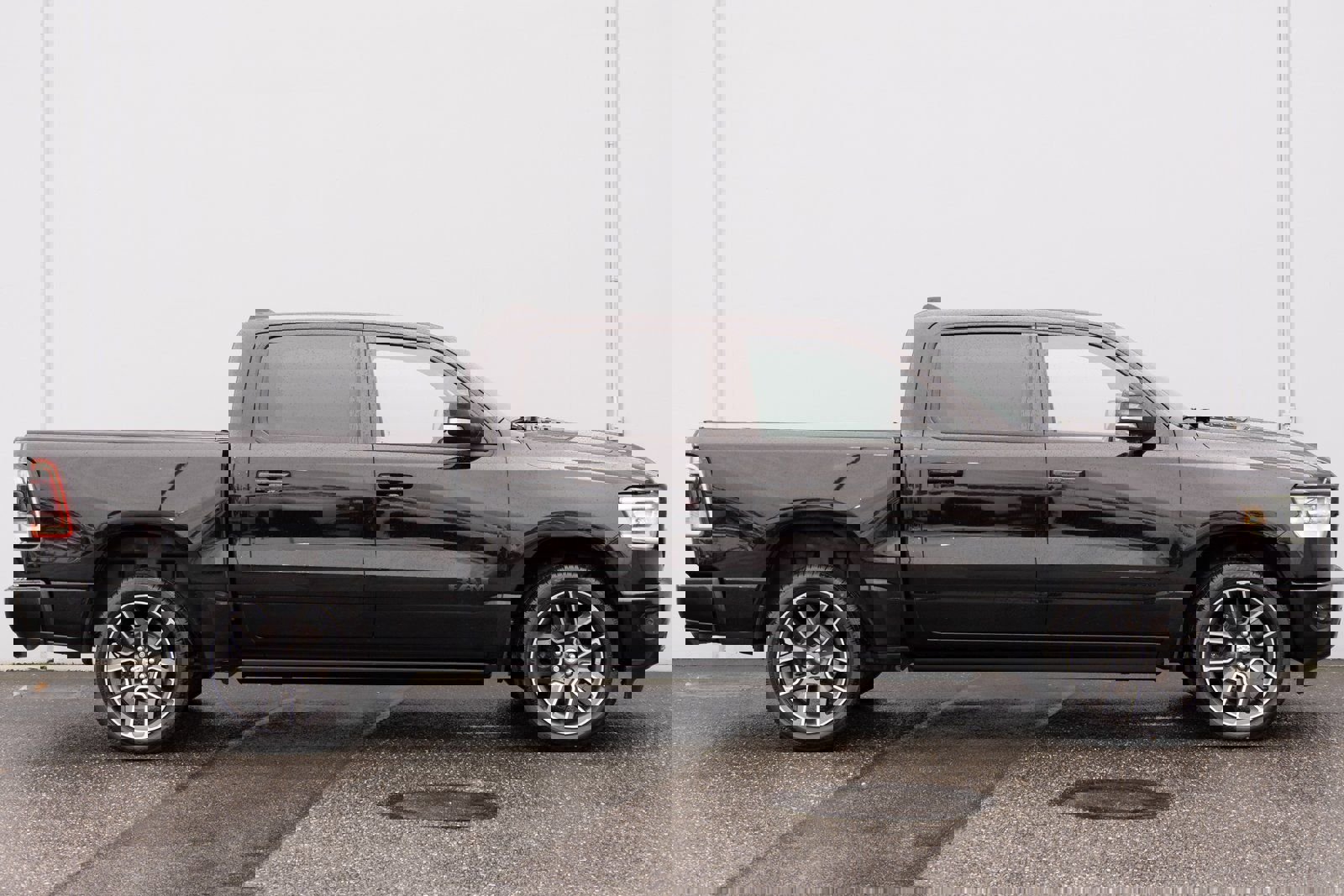 Used 2020 RAM 1500 Sport w/ Leather & Sound Group image 27