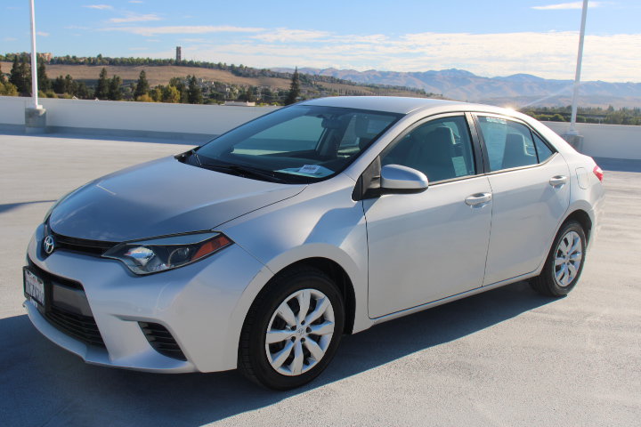 Used 2015 Toyota Corolla LE FWD image 4