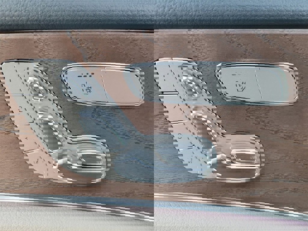 Used 2023 Mercedes-Benz E 350 Sedan image 17