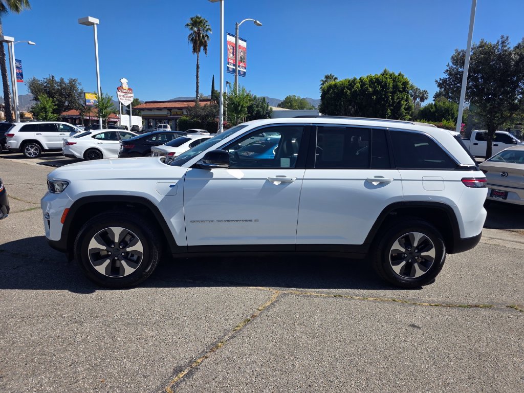 Used 2023 Jeep Grand Cherokee 4WD 4xe image 9